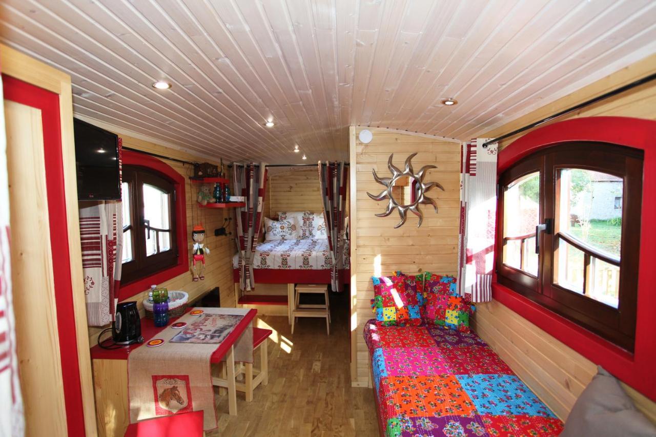 Les Perelles Bed & Breakfast Saint-Vigor-le-Grand Екстериор снимка
