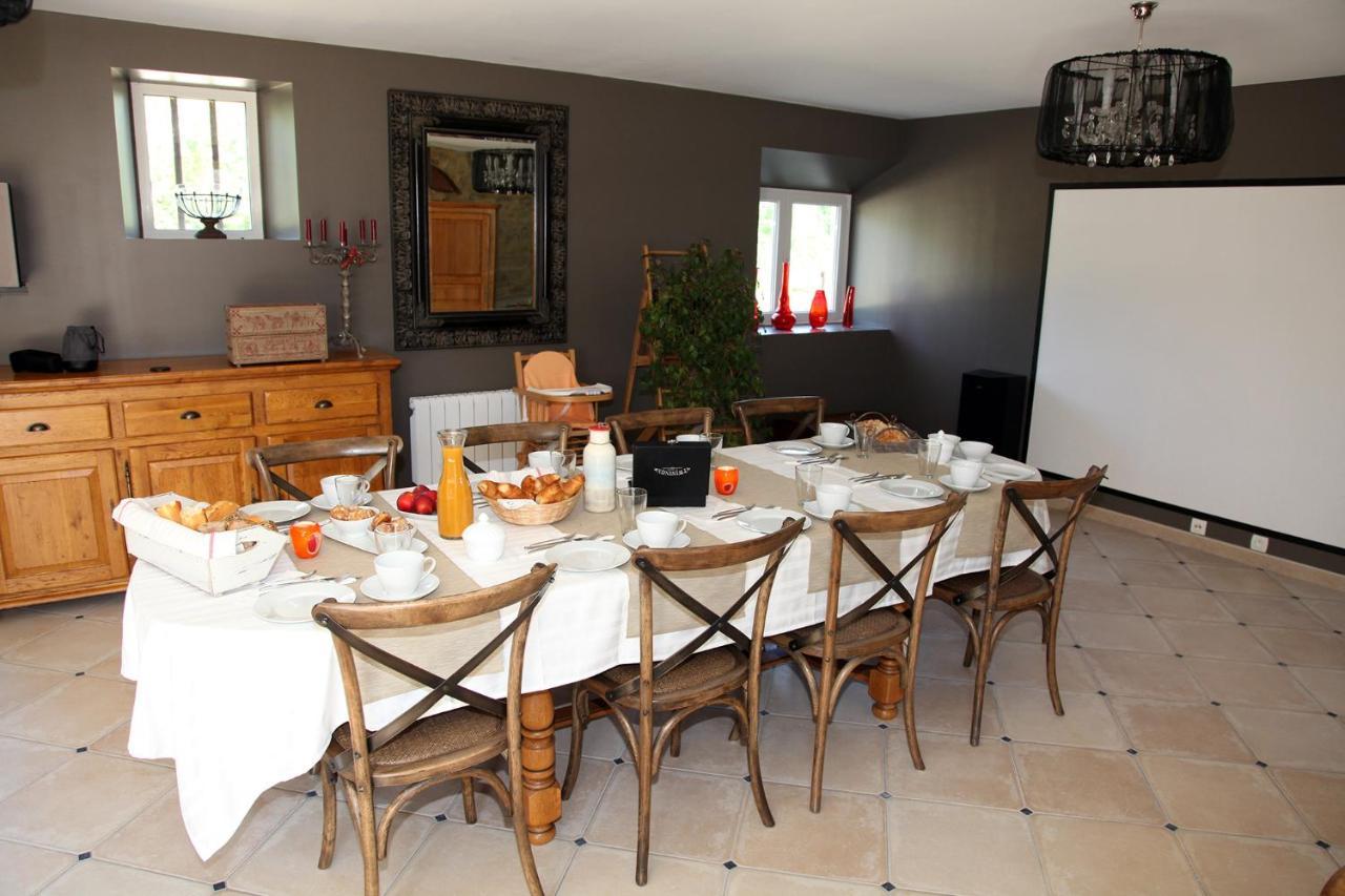 Les Perelles Bed & Breakfast Saint-Vigor-le-Grand Екстериор снимка